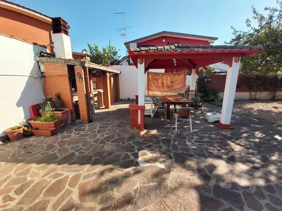 Casa Al Mare Con Giardino Vicino A Roma Villa Torvaianica Luaran gambar