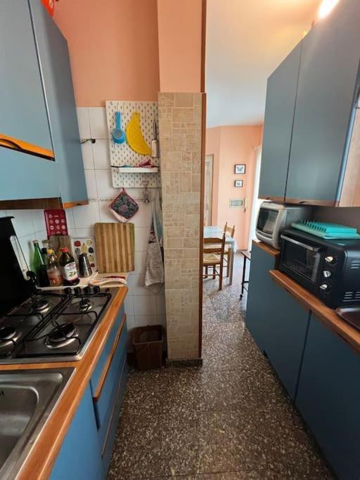 Casa Al Mare Con Giardino Vicino A Roma Villa Torvaianica Luaran gambar